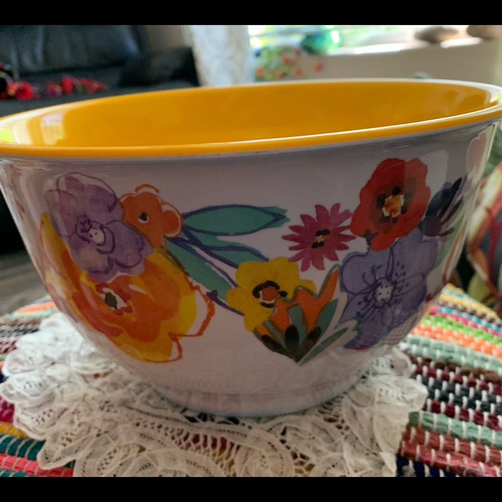 SOLD Pioneer Woman mixing / serving bowl